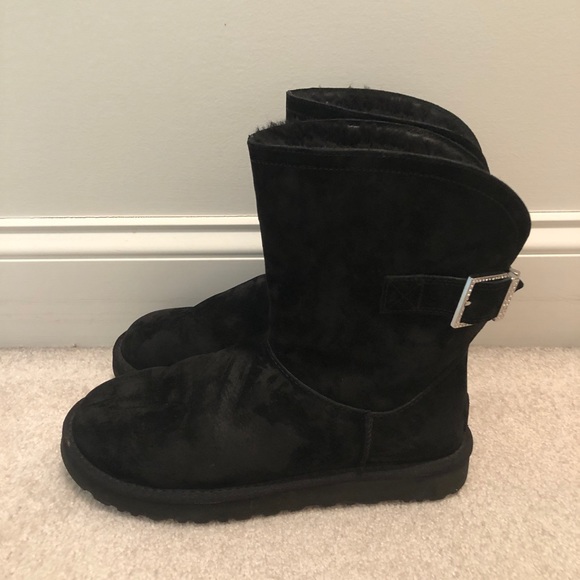 Adorable Ugg boots with bling buckle 🥾 👢 - Picture 4 of 10